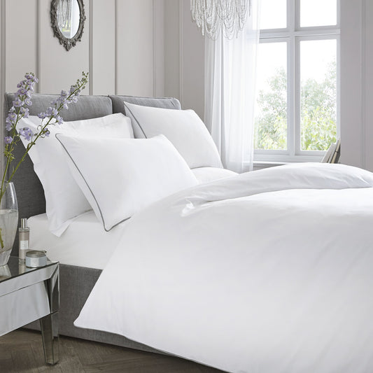 Appletree Boutique Piped White Duvet Cover Set