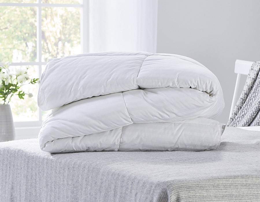Early's of Witney Boxed Microfibre 13.5 Tog Duvet