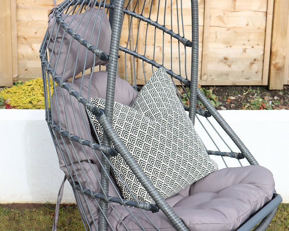 Royalcraft Relaxer Hanging Rattan Pod Chair