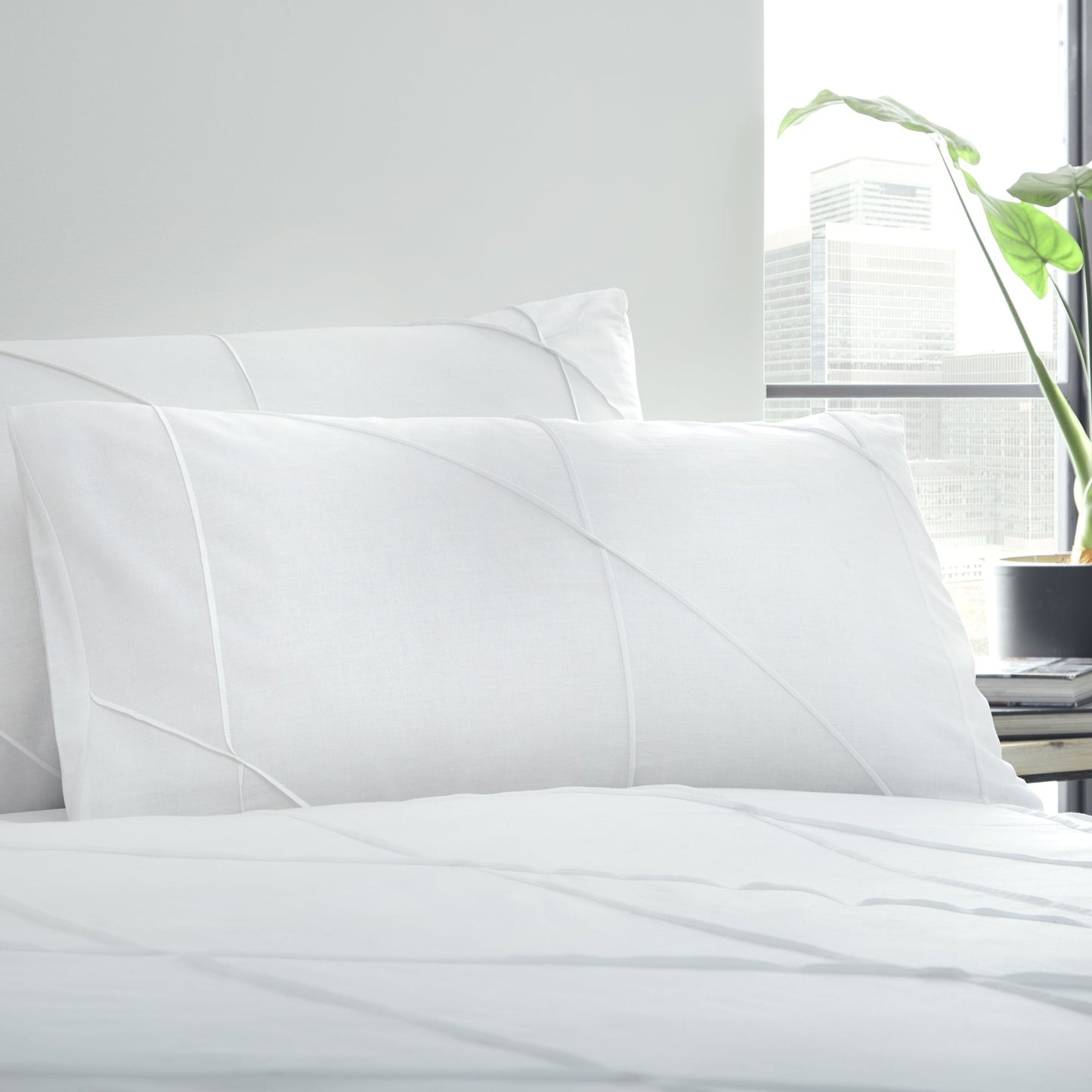 Serene Diamond White Slant/Dart Duvet Cover Set